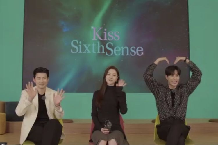 Yoon Kye Sang, Seo Ji Hye dan Kim Ji Suk saat berbicara mengenai drama Kiss Sixth Sense dalam wawancara bersama Kompas.com, Rabu (25/5/2022).