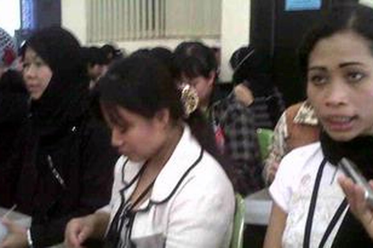 Tenaga Kerja Indonesia asal NTB, Yani (22) mengaku di penjara di Arab Saudi karena menjalin cinta dengan anak majikannya. Yani dipenjara tujuh bulan sebelum akhirnya dibebaskan tanpa syarat.