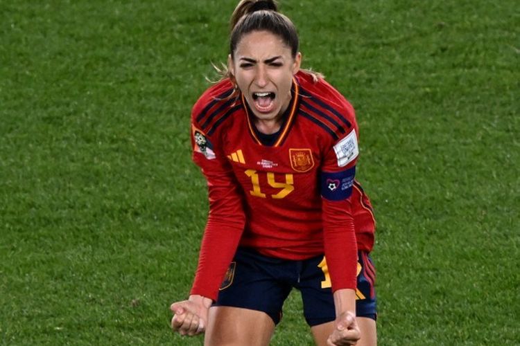 Kapten timnas putri Spanyol sekaligus pahlawan kemenangan La Roja, Olga Carmona, merayakan golnya ke gawang Inggris di final Piala Dunia Wanita 2023 di Sydney Stadium, Australia, pada Minggu (20/8/2023).