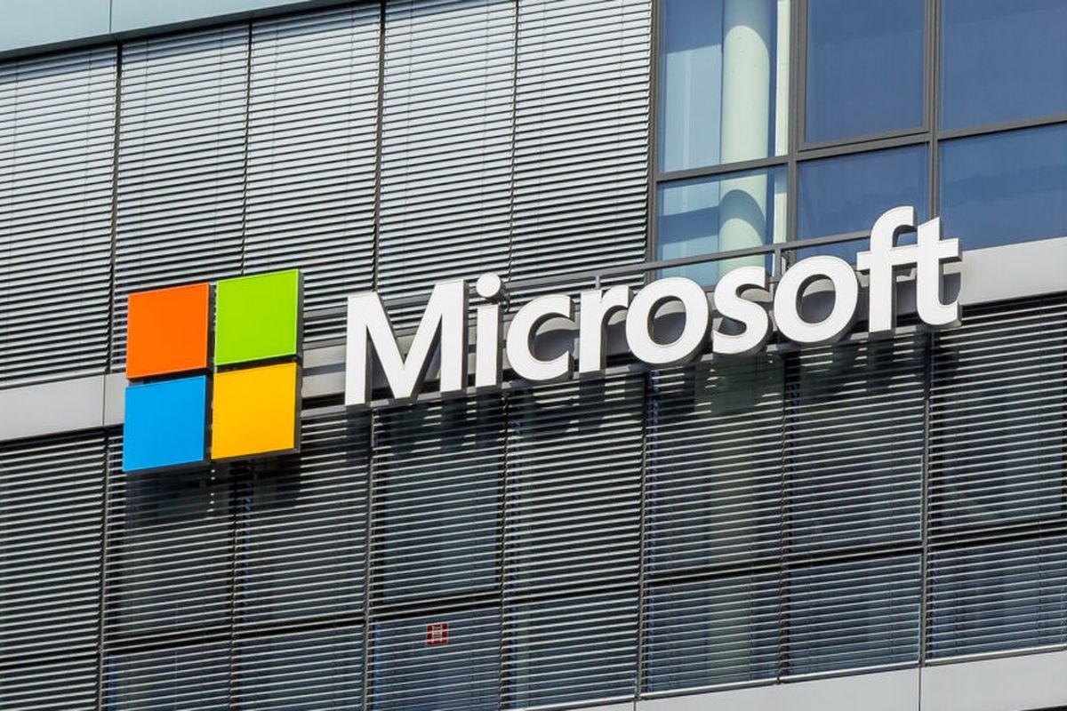 Ilustrasi pemutusan hubungan kerja (PHK). Amazon dan Microsoft bersiap kurangi ribuan karyawan demi efisiensi lewat AI. Anggaran jumbo pun digelontorkan untuk infrastruktur kecerdasan buatan.
