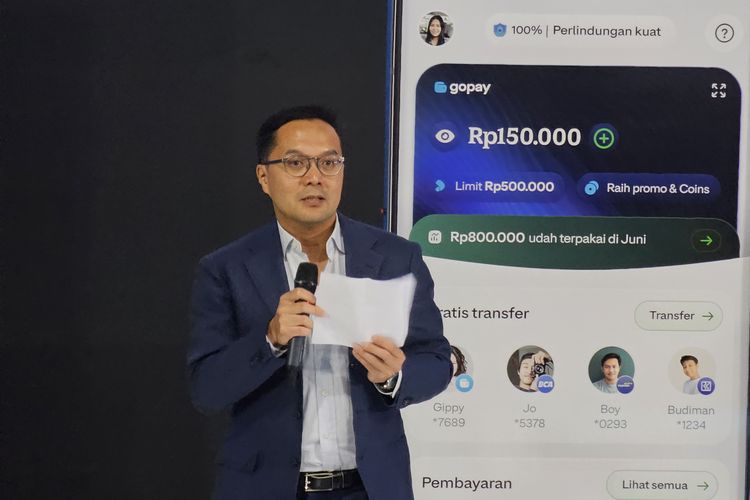CEO GoTo Patrick Walujo hadir dalam acara peluncuran aplikasi GoPay mandiri di Jakarta Selatan, Rabu (26/7/2023).