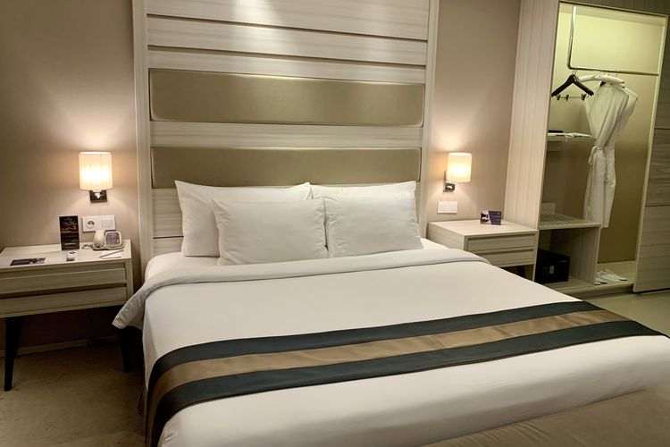Kamar hotel tipe Premier di Grandhika Iskandarsyah Jakarta, Rabu (11/2/2026),