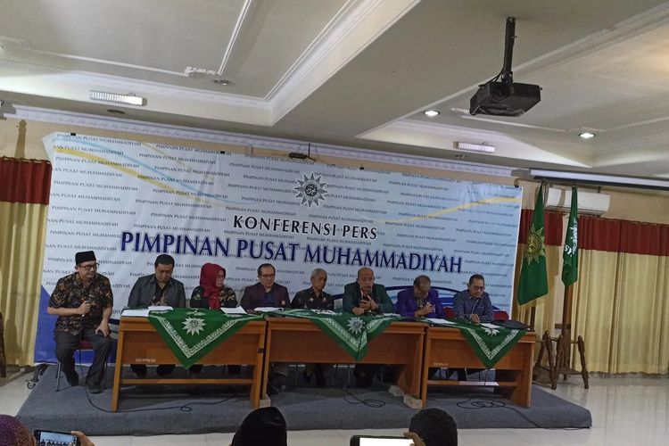 Konferensi pers Pimpinan Pusat (PP) Muhammadiyah bersama organisasi-organisasi profesi dan masyarakat melakukan konferensi pers di Gedung Pusat Dakwah Muhammadiyah di Jakarta, Selasa (7/2/2023). 