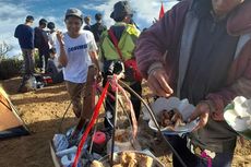 Video Viral Pedagang Tahu Bakso di Puncak Gunung Cikuray, Lihat Sunrise Bisa Sambil Nge-bakso