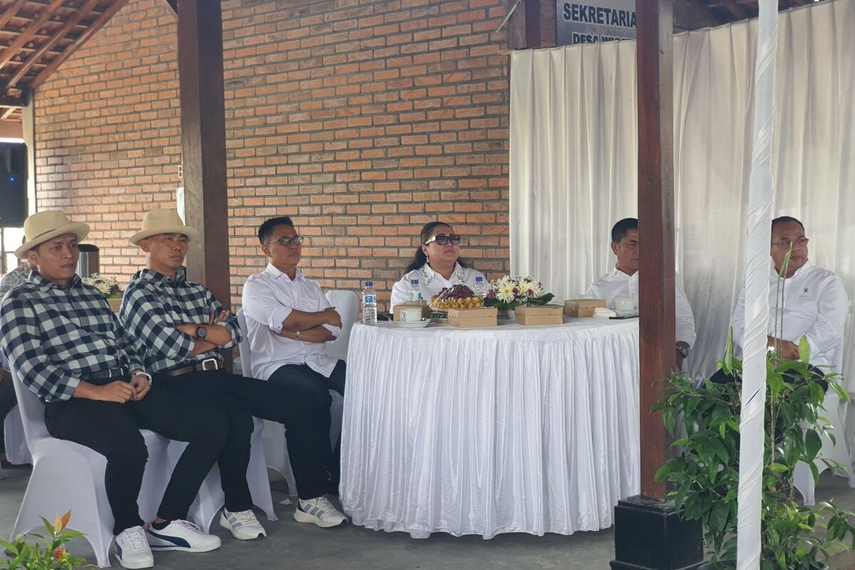 Peserta Pilkada 2024 di Kabupaten Gunungkidul, saat launching Indek Kerawanan Pemilu dan Deklarasi Damai di Telaga Jonge, Semanu. Rabu (2/10/2024)