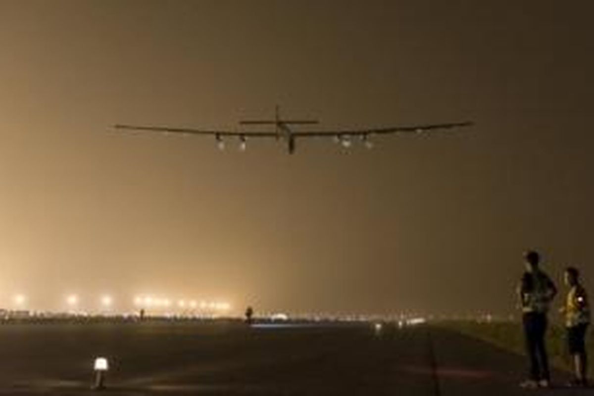 Solar Impulse lepas landas dari Nanjing, China, pada Minggu (31/5/2015) untuk perjalanan selama 6 hari 6 malam ke Hawaii. Karena cuaca buruk, misi itu terpaksa ditunda. Pesawat kini menuju Nagoya, Jepang. 