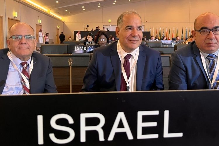 Delegasi dari Israel menghadiri sesi Komite Warisan Dunia ke-45 UNESCO di Riyadh, 11 September 2023. 
