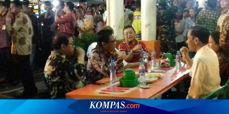 Di Singkawang Jokowi Makan Malam Di Pasar Hongkong