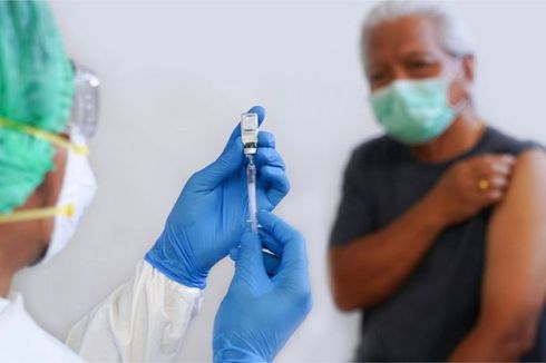 1.133 Lansia di Jakarta Barat telah Terima Vaksin Covid-19