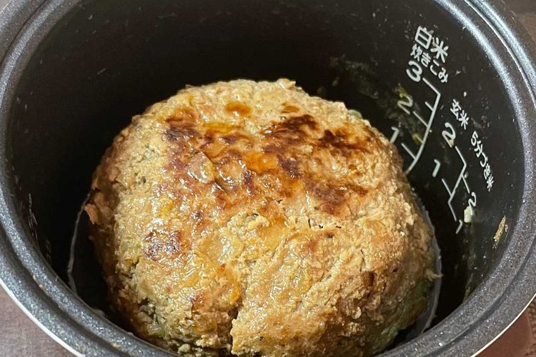 Hambagu yang dibuat menggunakan rice cooker. 