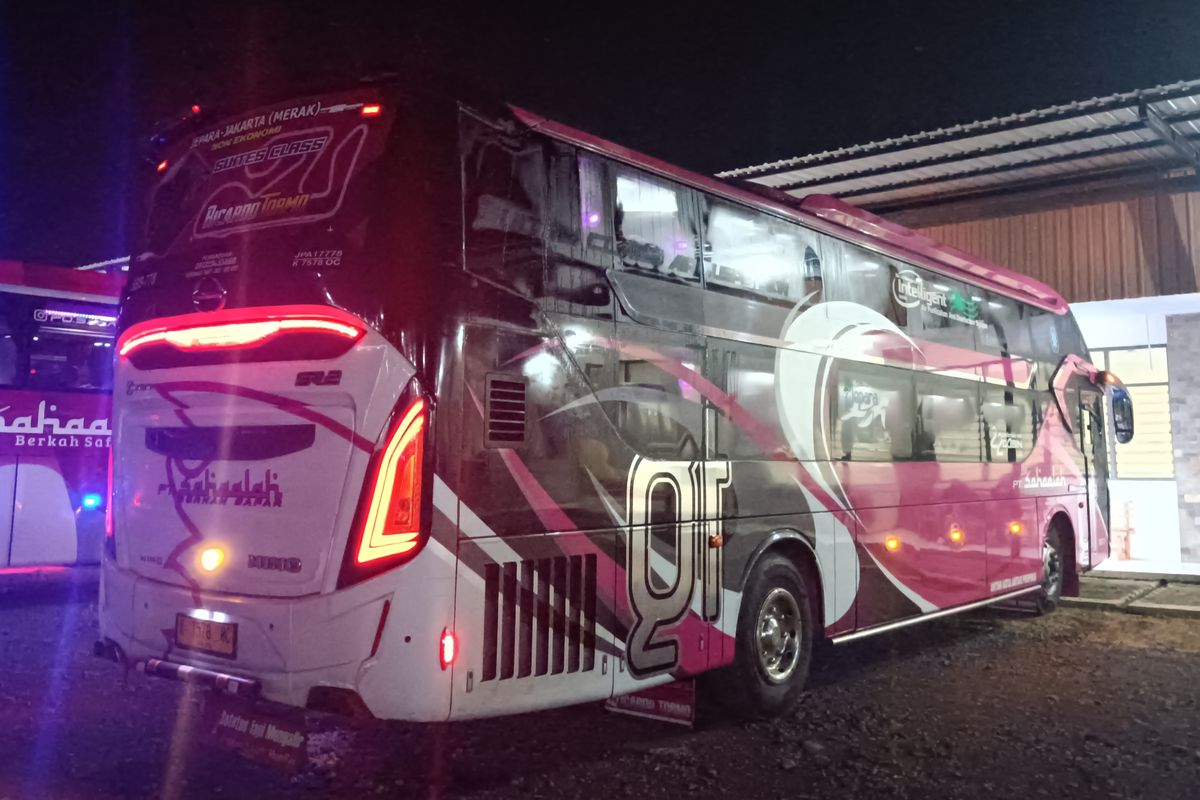 Bus AKAP PO Sahaalah