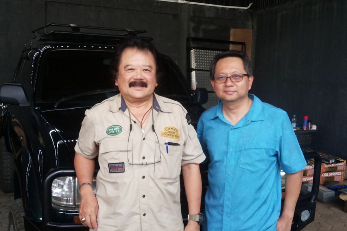 Hartawan Hauwke Setjodiningrat bersama dengan Sunny Ruslie saat ditemui di kediaman Hauwke di kawasan Kemang, Jakarta Selatan, Senin (12/3/2018).