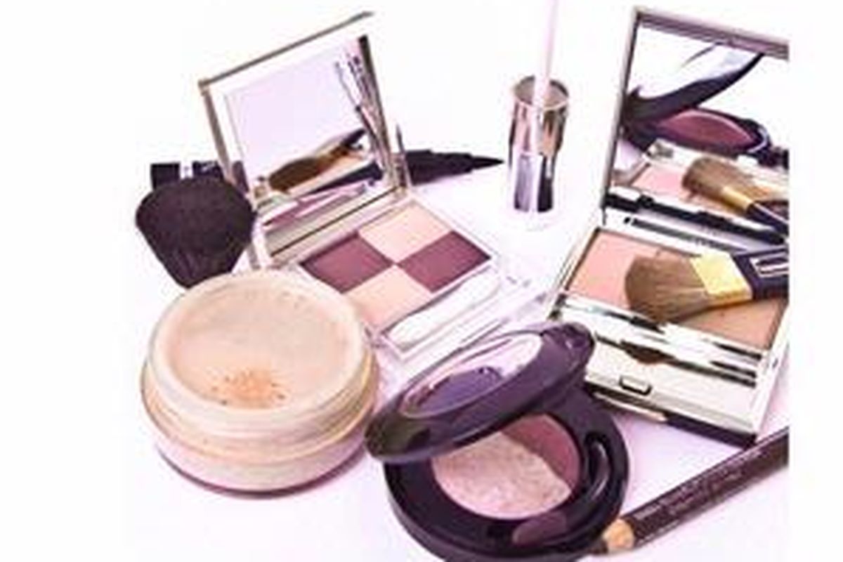 Begitu banyak peralatan make-up tersedia di pasaran, namun tahukah Anda kegunaannya masing-masing