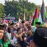Polisi Berpeci Hitam Kawal Aksi Bela Palestina di Patung Kuda