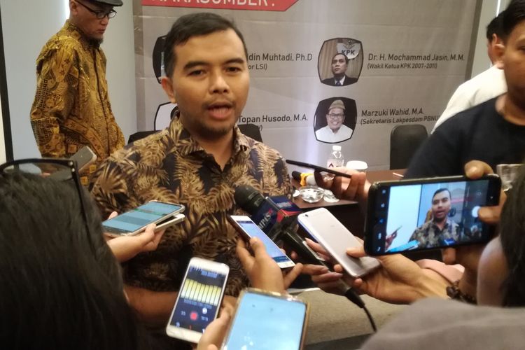 Koordinator Indonesia Corruption Watch (ICW) Adnan Topan Husodo saat ditemui di Hotel Mercure Cikini, Jakarta, Kamis (29/8/2019).