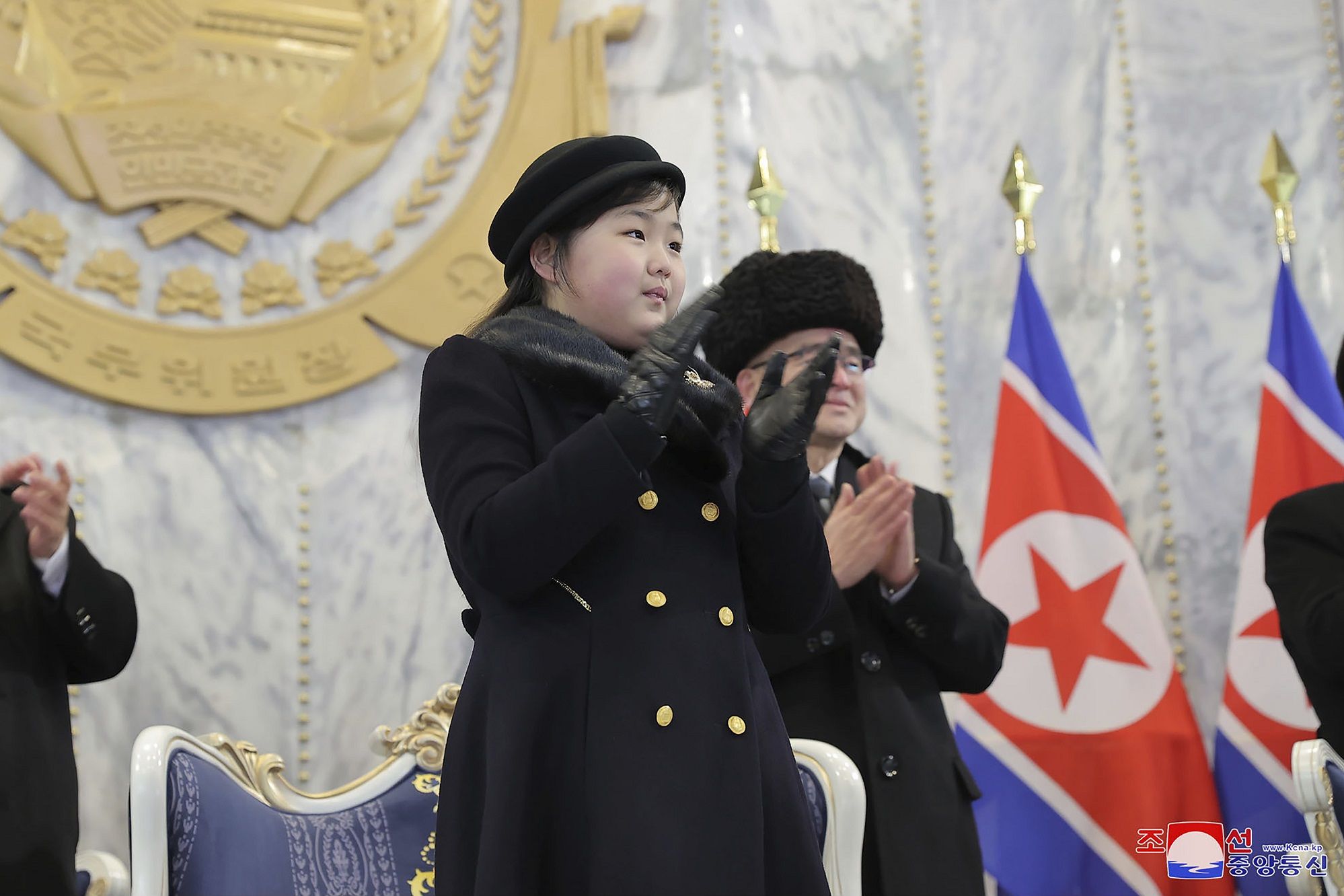 Kim Jong Un Ajak Putrinya Nonton Parade Militer, Sinyal Jadi Penerus Pemimpin Korut?