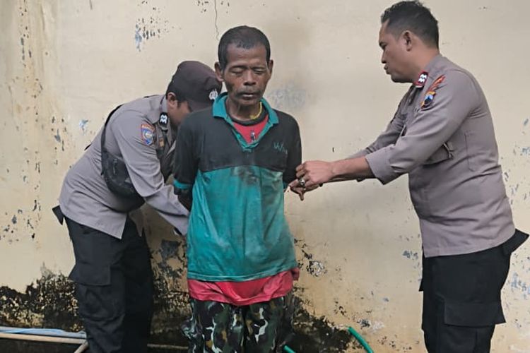 ODGJ Mengamuk dan Rusak Rumah di Tayu Pati, Polisi Mandikan hingga Bawa ke RSUD Soewondo