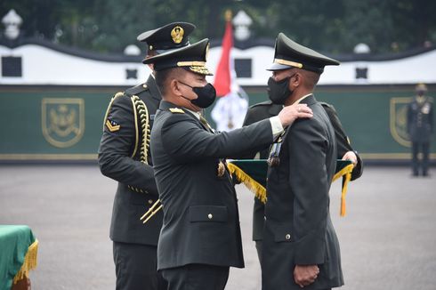 KSAD Lantik 999 Perwira Lulusan Diktukpasus TNI AD