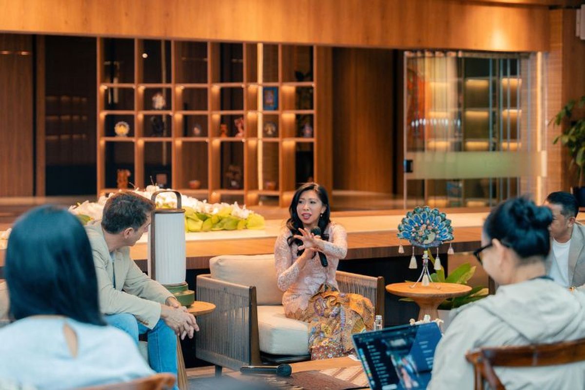 Program transformasi juga telah dilakukan di Sarinah pada 2022 dan Taman Mini Indonesia Indah (TMII) pada 2023. Usai direvitalisasi besar-besaran, Sarinah hadir kembali dengan mengusung konsep baru sebagai ?Panggung Karya Indonesia?. 