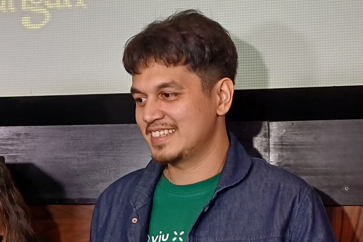 Aktor Kevin Julio usai konferensi pers perilisan serial Keluarga Hitung-hitungan di daerah Kemang, Jakarta Selatan, Kamis (14/3/2024).