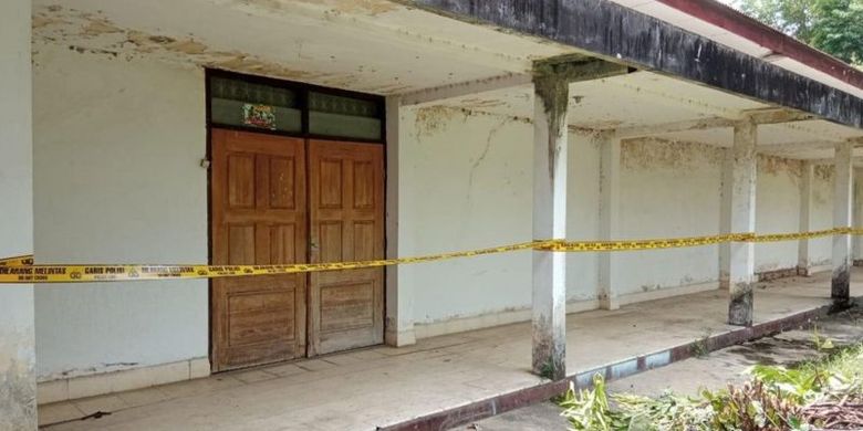 Ketika insiden pencurian barang-barang bersejarah ini terungkap ke publik, pengelola museum mengaku video pengintai, atau CCTV, sudah lama rusak.