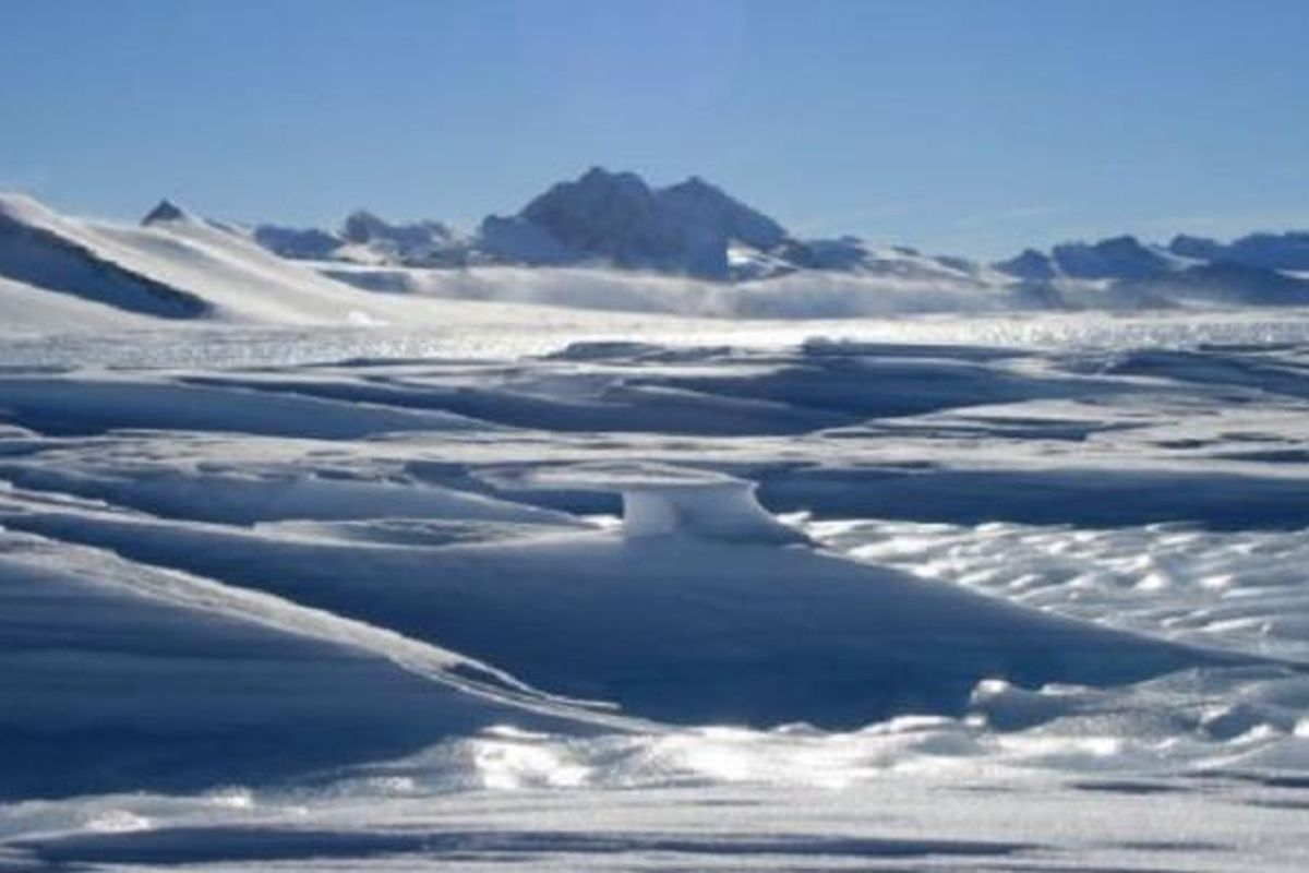 Area di atas wilayah pegunungan di bawah es Ellsworth Subglacial Highlands di Antartika.