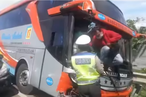 Video Viral Evakuasi Penumpang Bus yang Kecelakaan di Tol Merak Banten