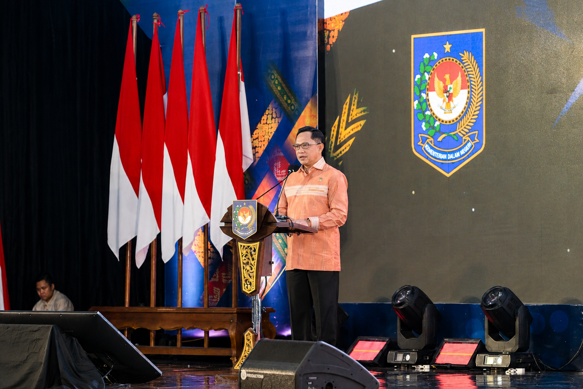 Menteri Dalam Negeri Muhammad Tito Karnavian saat memberikan pidato utama di acara Apresiasi Pemerintah Daerah Berprestasi 2026 Regional Sulawesi di Kendari, Sulawesi Tenggara, Jumat (29/5/2026).