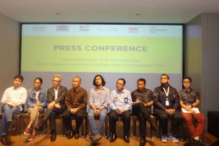 APROFI menggelar jumpa pers terkait peluncuran iklan anti pembajakan film di XXI Lounge Kota Kasablanka, Jakarta Selatan, Selasa (14/3/2017). Jumpa pers itu dihadiri oleh perwakilan jaringan bioskop Indonesia dan instansi pemerintah.