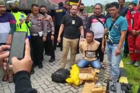 Anjing Pelacak Turut Dikerahkan Tangkap Pelaku Penyelundup Ganja 25 Kg dari Aceh ke Pekanbaru