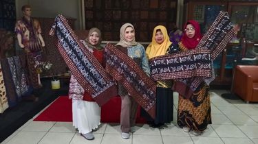 Tetap Aktif pada Usia 62 Tahun, Widya Kandhi Susanti Tekuni Batik dan Dampingi UMKM Kendal