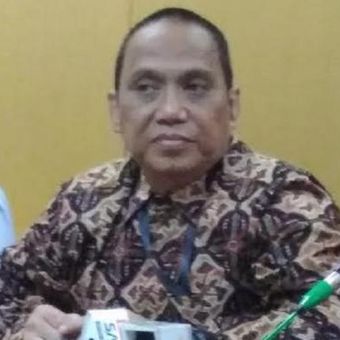 Indriyanto Seno Adji saat masih menjabat pimpinan sementara Komisi Pemberantasan Korupsi.