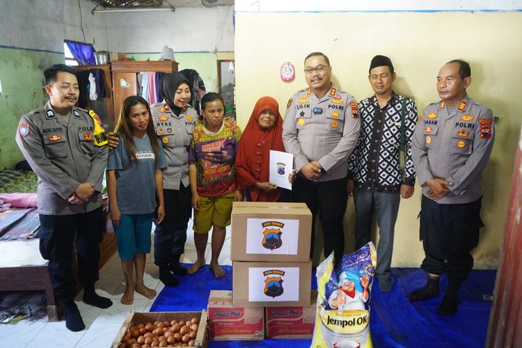 Aksi Nenek Tukang Parkir Gagalkan Pencurian Uang Rp 3,6 Miliar Berbuah Penghargaan dari Polres Brebes