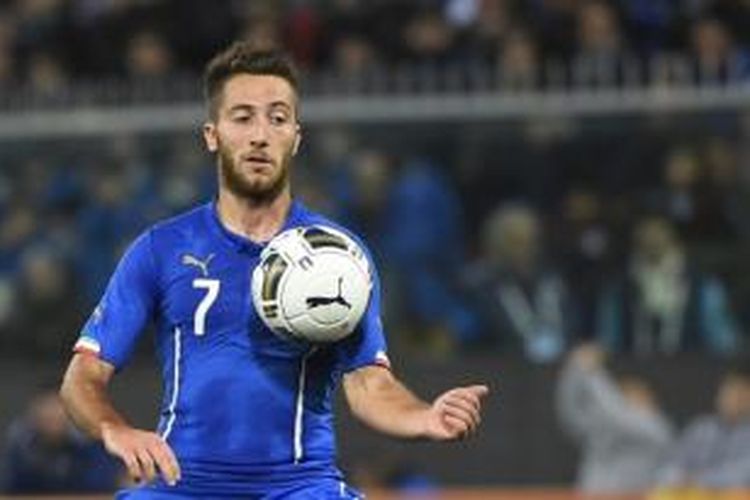 Gelandang Genoa asal Italia, Andrea Bertolacci.