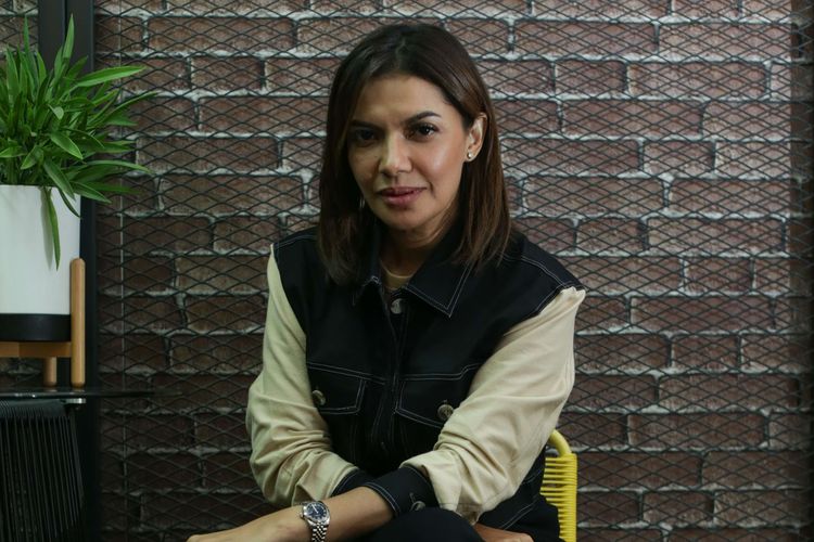 Pendiri Narasi TV, Najwa Shihab di sela-sela wawancara program Beginu di Kantor Redaksi Narasi TV, Jakarta, Selasa (7/12/2021).