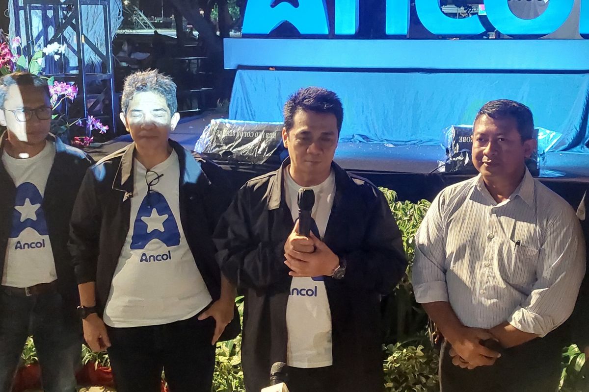 Wakil Gubernur DKI Jakarta Ahmad Riza Patria saat meresmikan logo baru Taman Impian Jaya Ancol di Ancol, Jakarta Utara, Jumat (22/7/2022) malam.