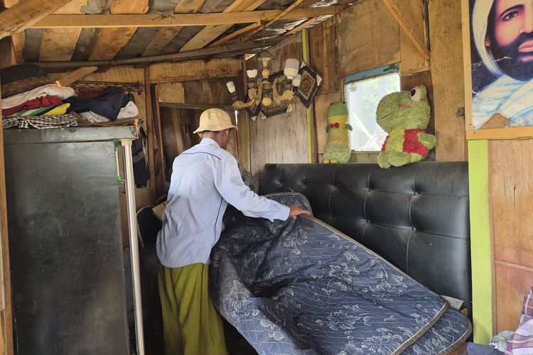 Warga Cilincing Jakut Bangun Rumah dari Sampah, Cermin Krisis Hunian