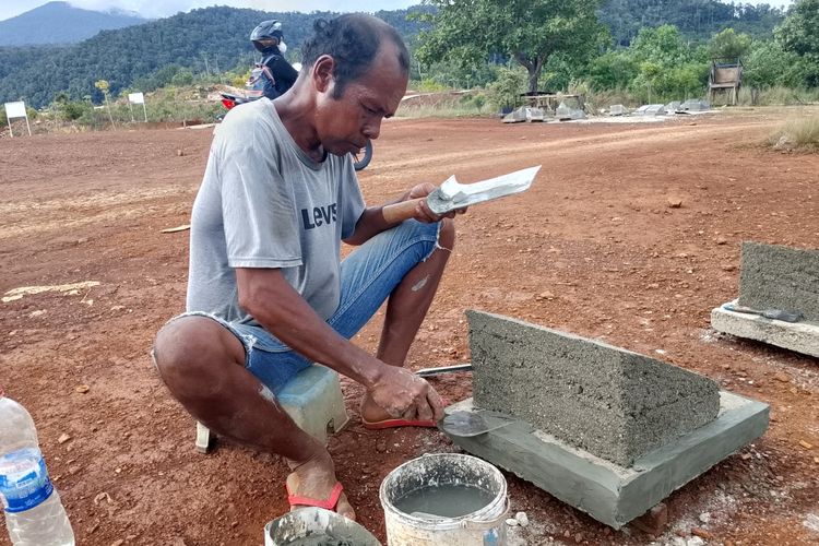 Kisah Kapuu, Pekerja Batu Nisan di Jayapura yang Mulai Bersiap Mudik Lebaran