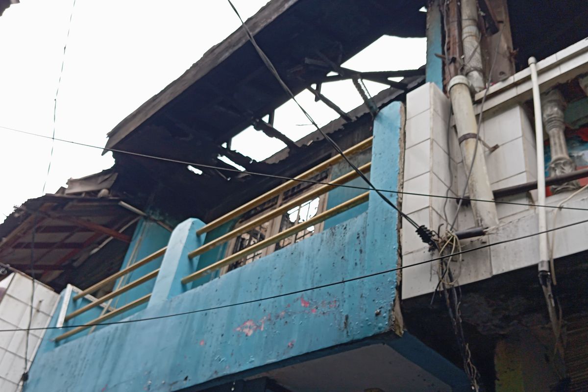 Kondisi rumah yang terbakar di Jalan Petamburan, Tanah Abang, Jakarta Pusat, Kamis (4/7/2024)