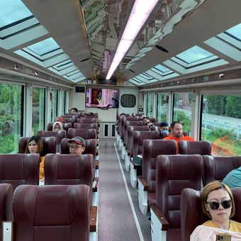 Ilustrasi kereta api panoramic. 