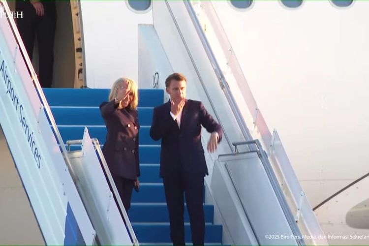 Presiden Macron Tinggalkan Indonesia, Beri 