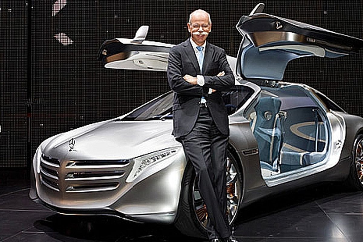 CEO Daimler Dieter Zetsche menyampaikan ambisi Mercedes pada 2020