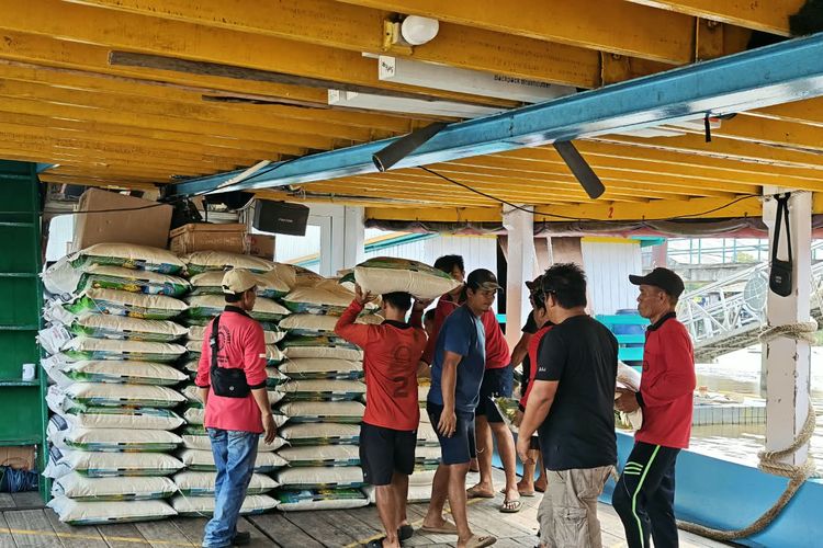 Sungai Mahakam Surut, Kapal Pengangkut Sembako ke Mahulu Harus Kurangi Muatan sehingga Harga Beras Tembus Rp 1 Juta