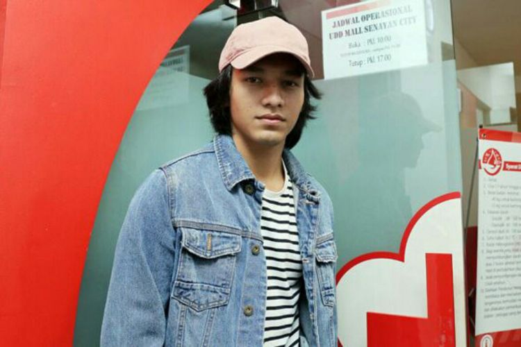 Artis peran Jefri Nichol ditemui di Senayan City, Jakarta Pusat, Senin (5/2/2018).