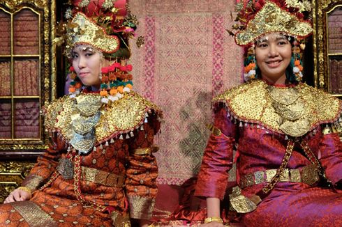 Berita Harian Pakaian Adat Aesan Gede Terbaru Hari Ini Kompas Berita Harian Pakaian Adat Aesan Gede Terbaru Hari Ini Kompas