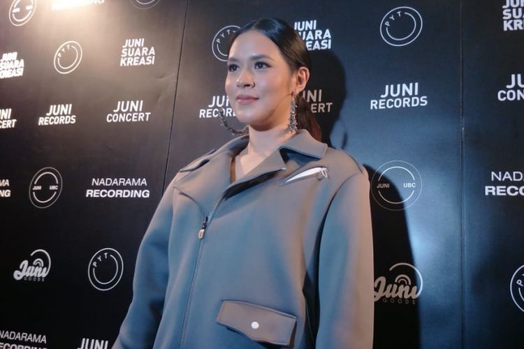 Raisa saat jumpa pers peluncuran single My Kind of Crazy di CGV Pasific Place, SCBD, Jakarta Selatan, Kamis (18/10/2018).