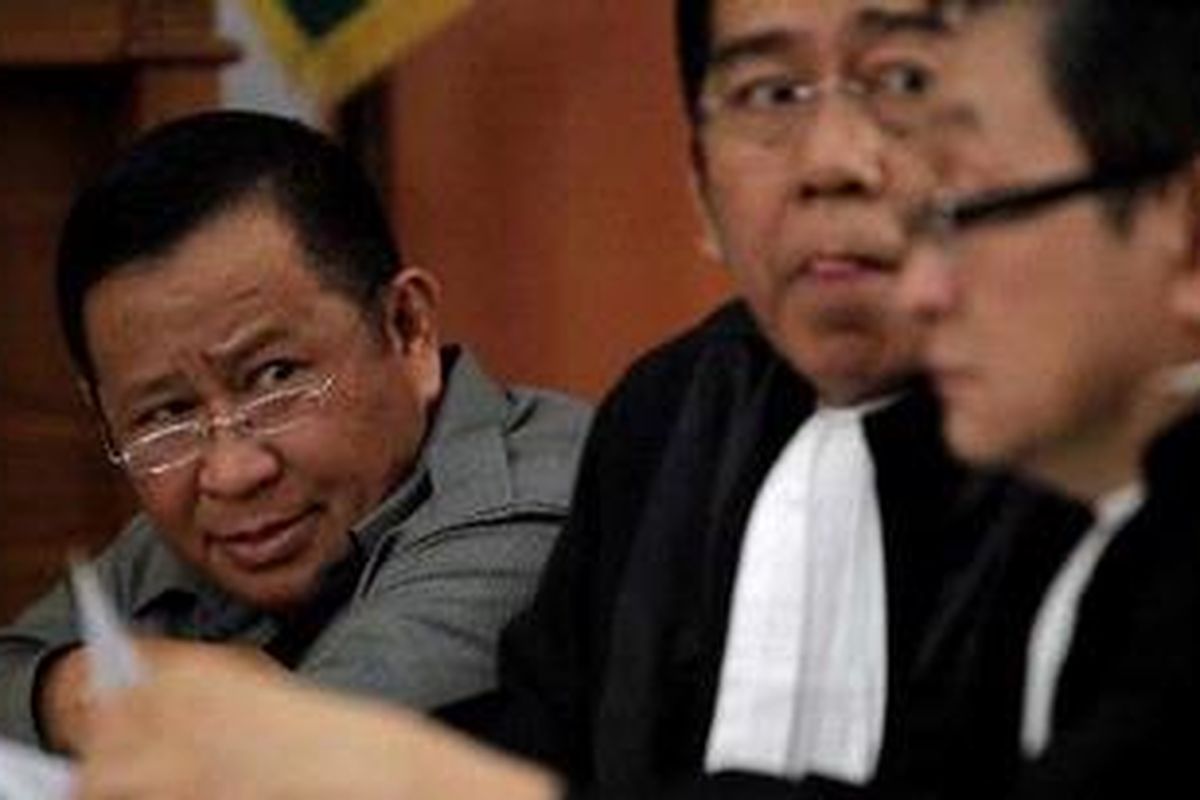 Terdakwa, Komjen Susno Duadji, menjalani sidang dengan agenda mendengarkan keterangan saksi dan ahli di Pengadilan Negeri Jakarta Selatan, Selasa (11/1/2011).