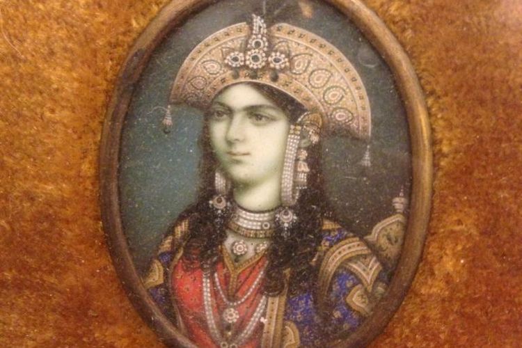 Ruqaiya Sultan Begum atau Ratu Ruqaiya.
