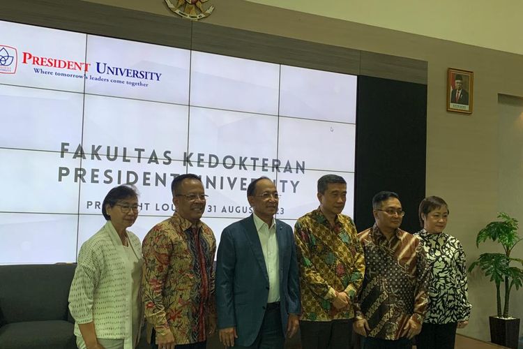 Konferensi pers peluncuran 2 program studi Fakultas Kedokteran (FK) President University di Menara Batavia, Jakarta, Kamis (31/8/2023).