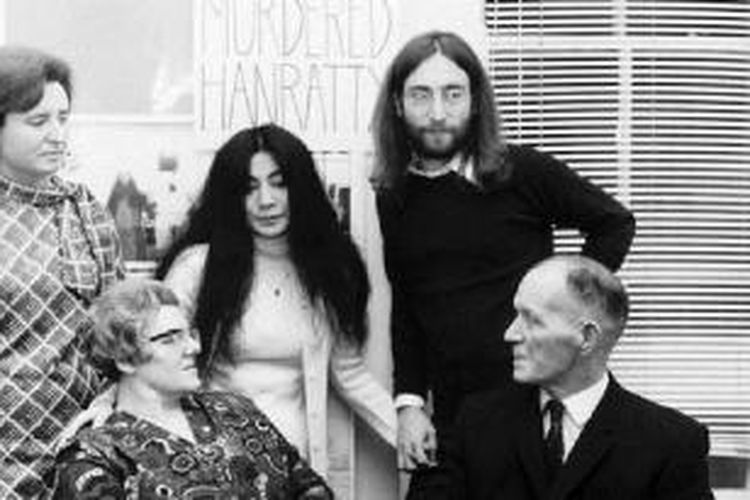 Yoko Ono ketika bersama mendiang suaminya John Lennon.